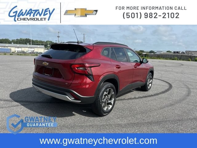 Used 2025 Chevrolet Trax LT w/ LT Convenience Package FWD image 5