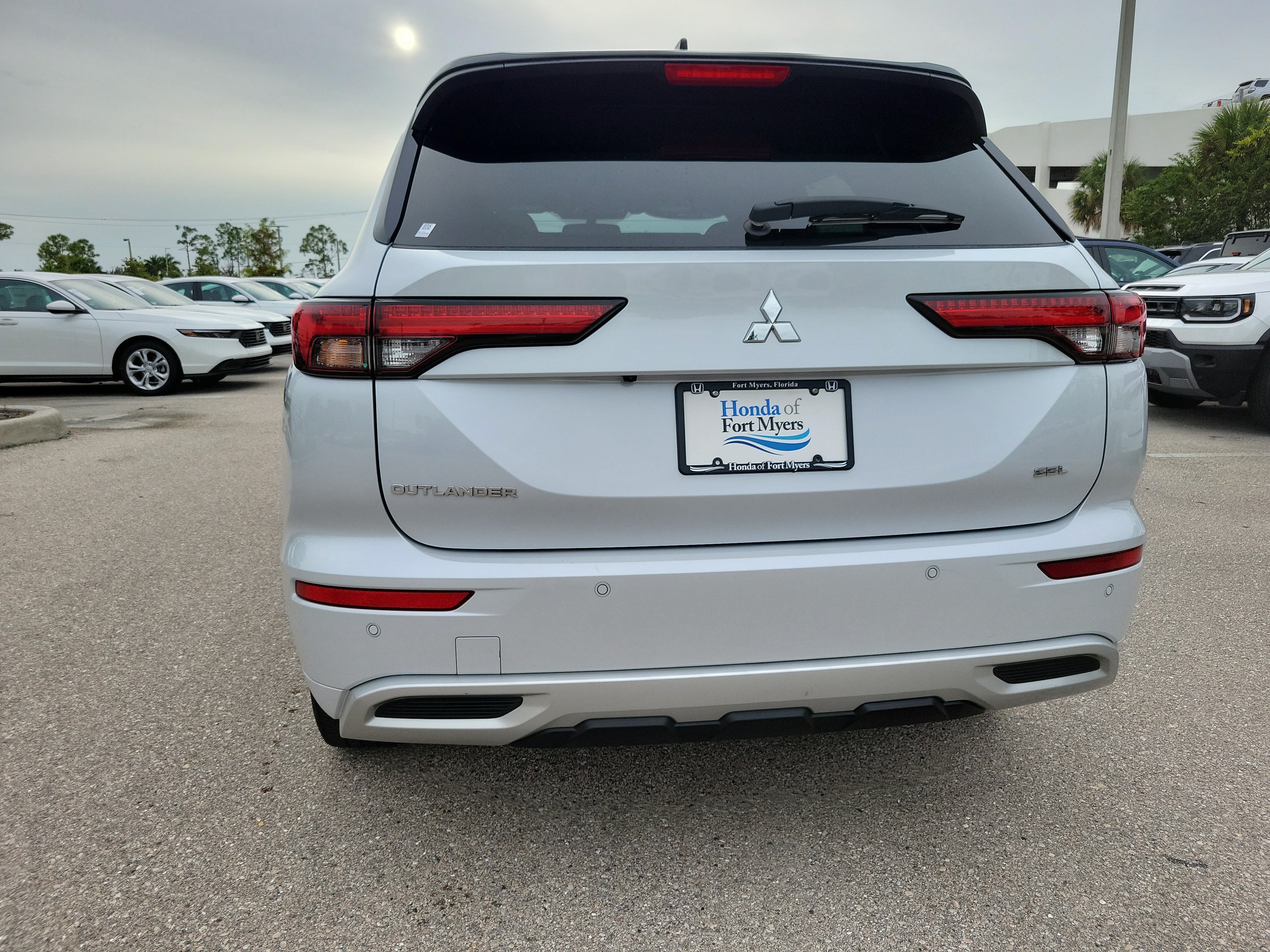 Used 2024 Mitsubishi Outlander SEL FWD image 5