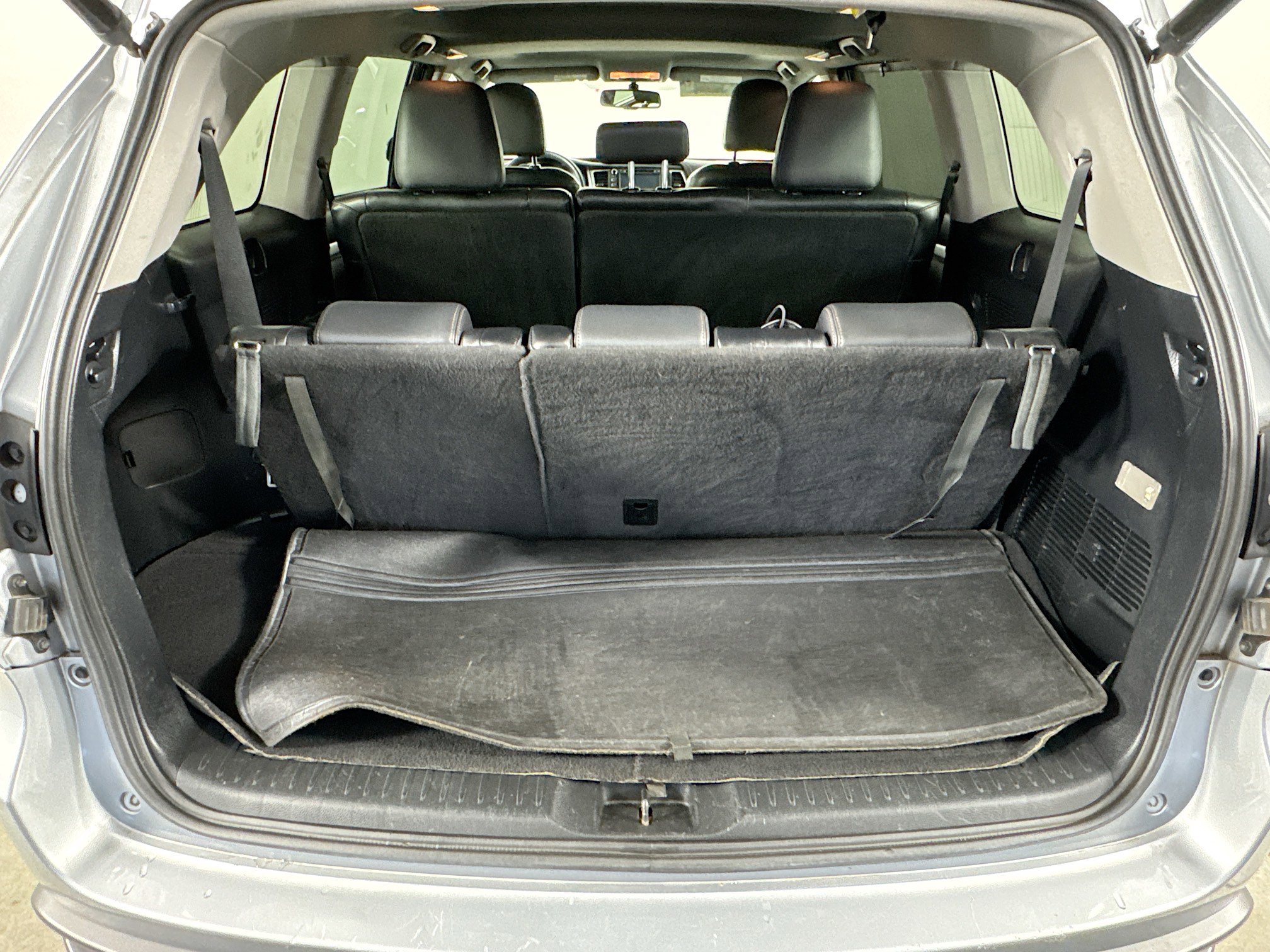 Used 2016 Toyota Highlander XLE AWD/4WD image 27