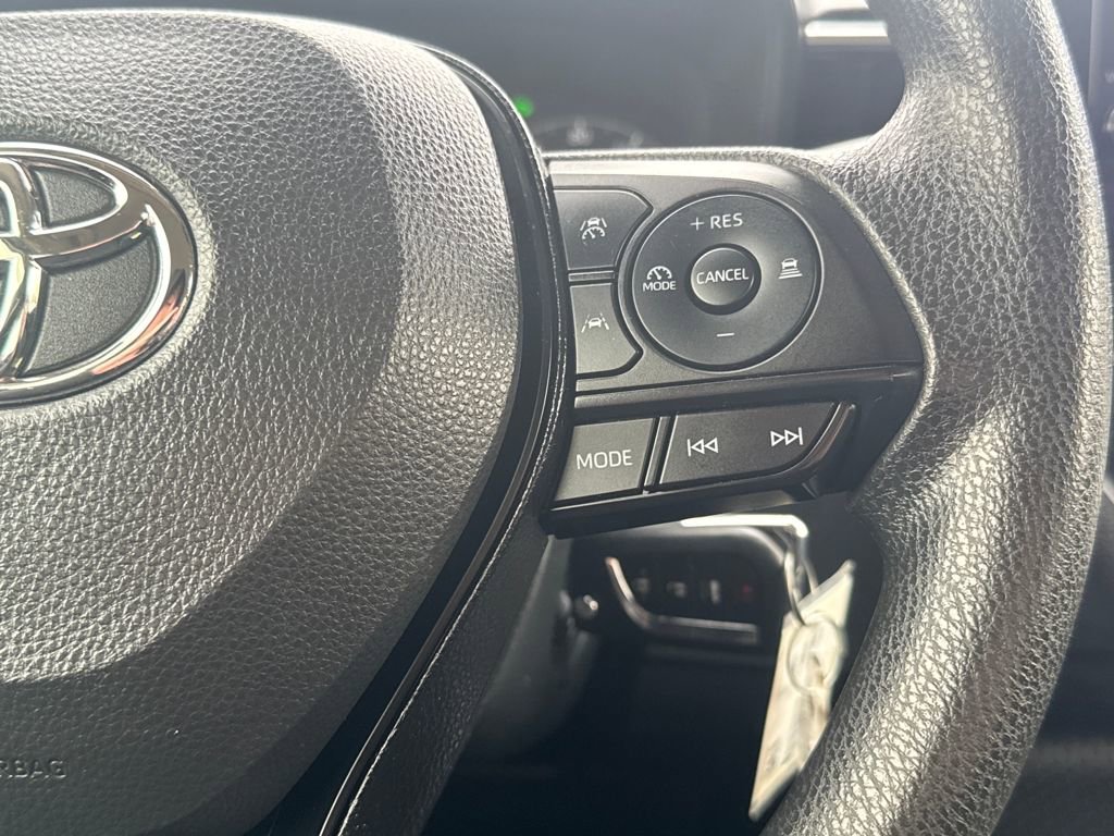 Used 2025 Toyota Corolla LE image 20