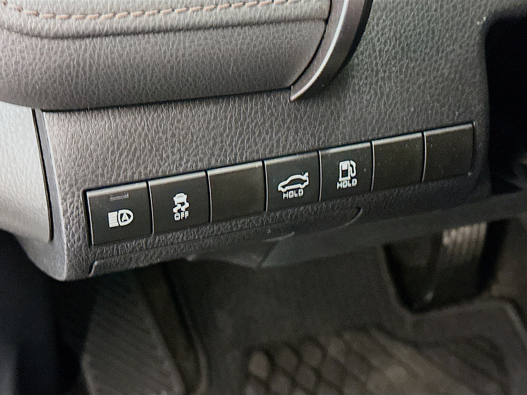 Used 2020 Toyota Camry LE image 17