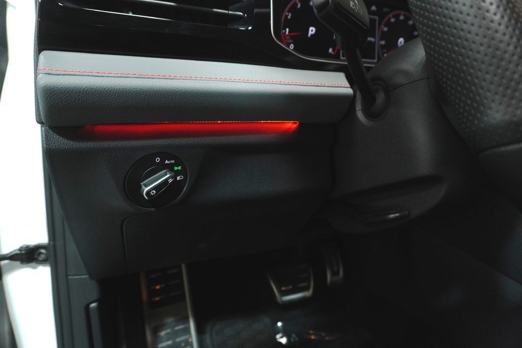 Used 2025 Volkswagen Jetta GLI Autobahn FWD image 19