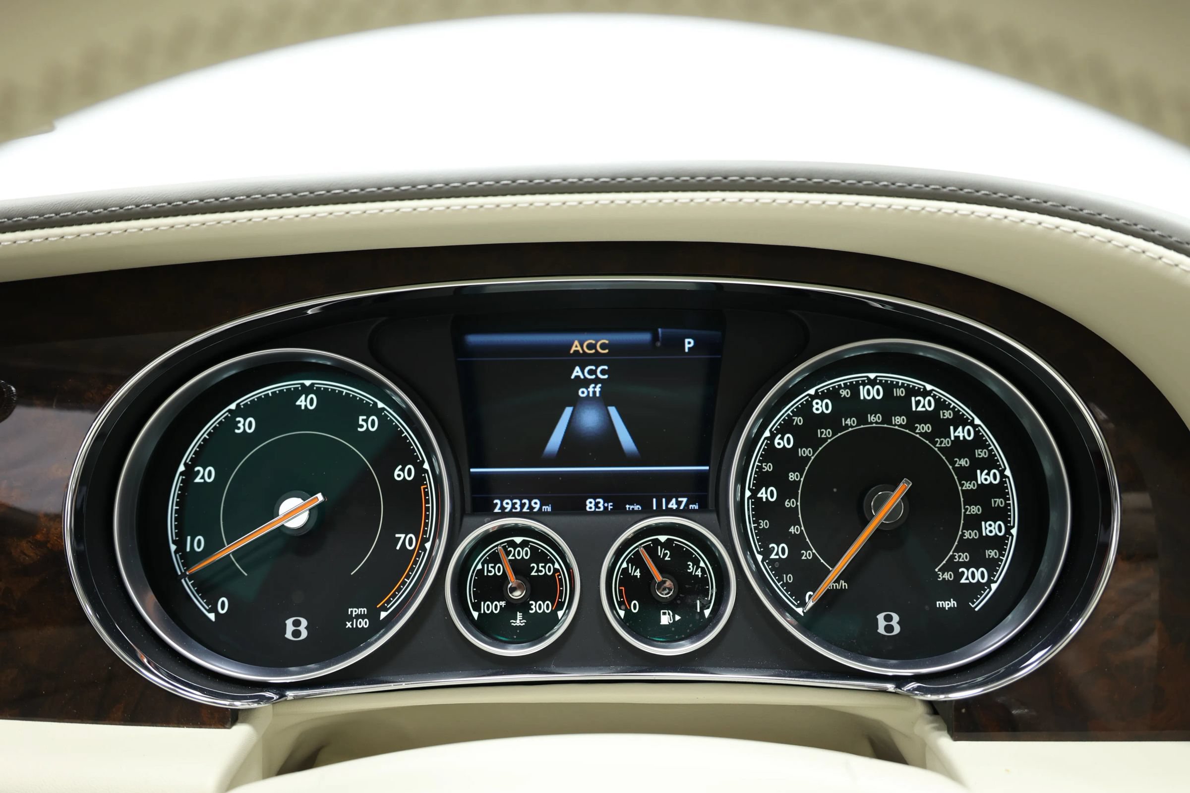 Used 2018 Bentley Flying Spur V8 AWD/4WD image 28
