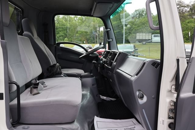 Used 2019 Isuzu NPR RWD image 13