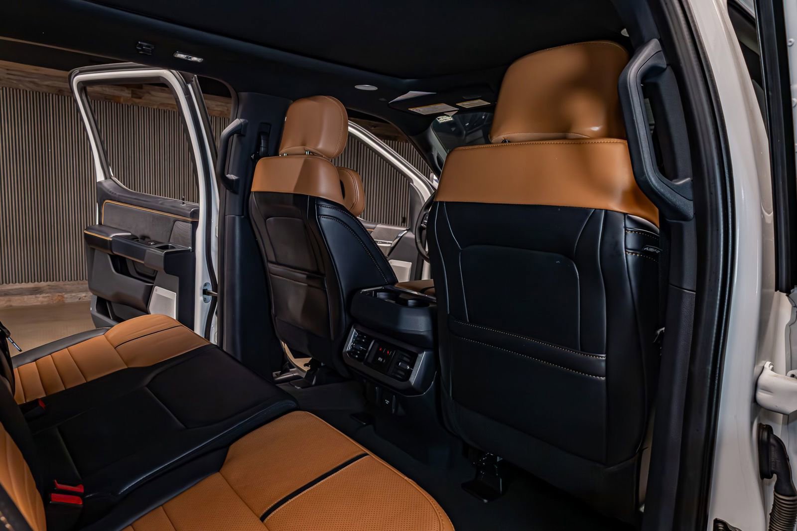 Used 2024 Ford F350 Platinum image 25