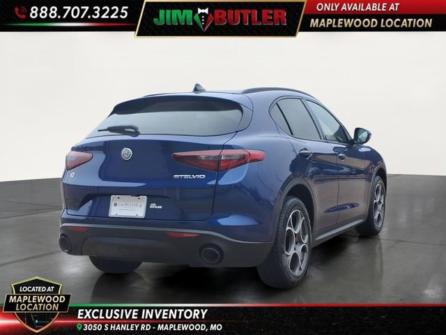 Used 2023 Alfa Romeo Stelvio Sprint image 3