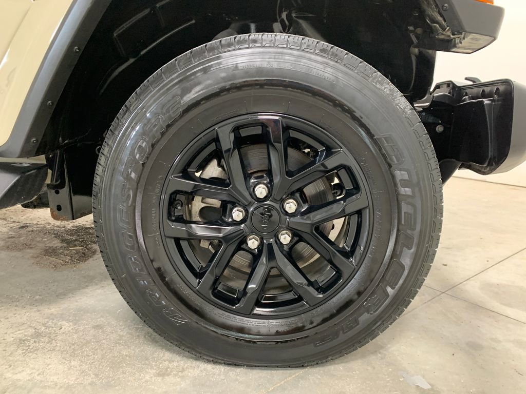 Used 2022 Jeep Gladiator Sport image 13