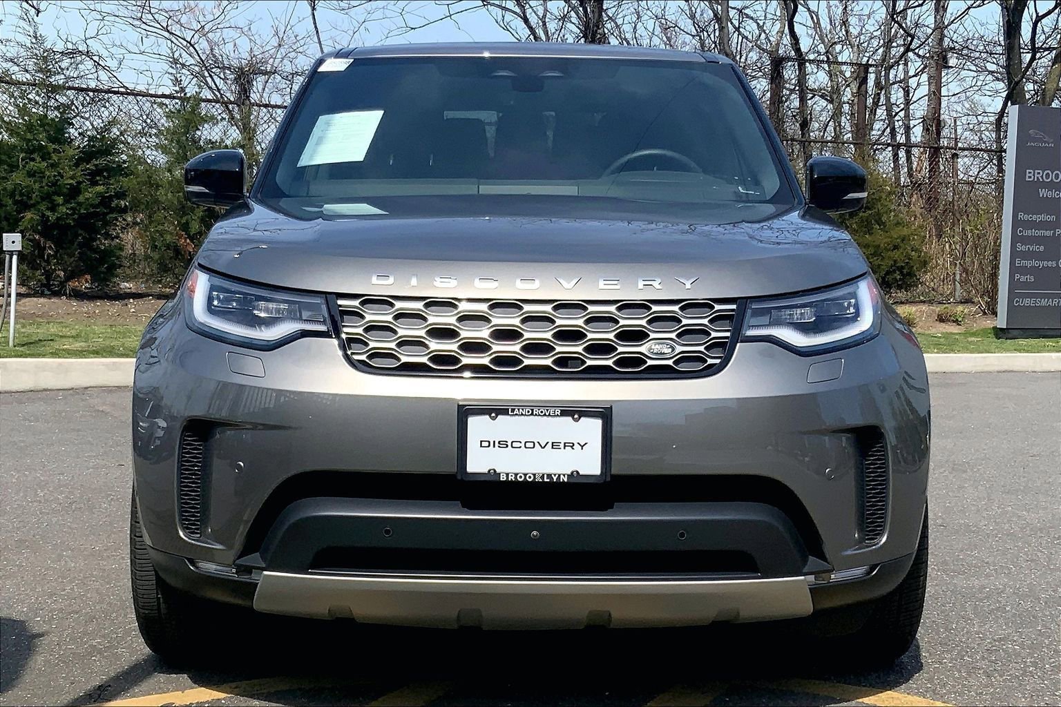 Used 2025 Land Rover Discovery S AWD/4WD image 2