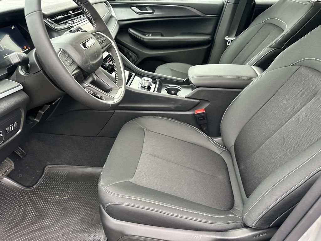 New 2026 Jeep Grand Cherokee Laredo X AWD/4WD image 15