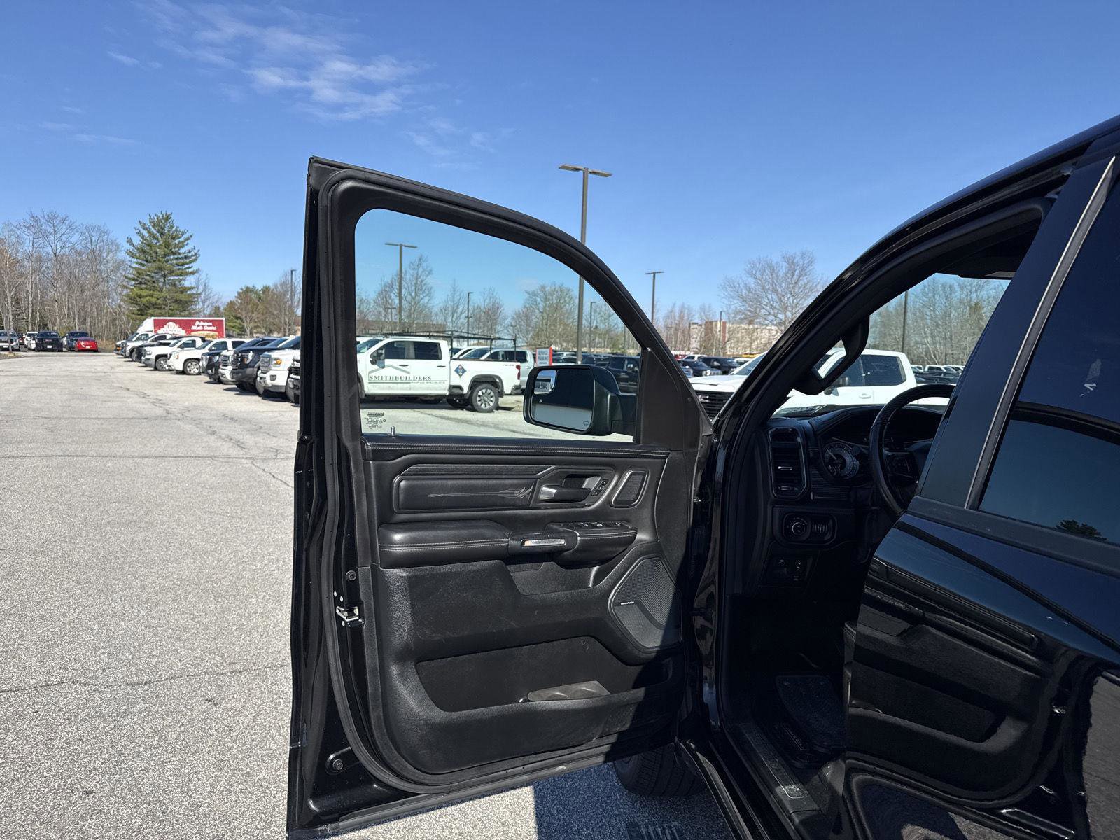 Used 2020 RAM 1500 Limited w/ Black Appearance Package AWD/4WD image 13