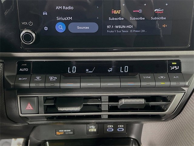 Used 2025 Toyota Camry SE image 22