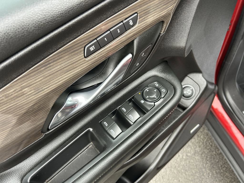 Used 2024 GMC Terrain Denali image 19