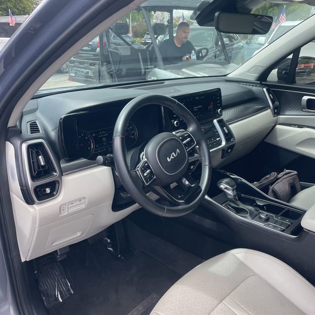 Used 2023 Kia Sorento S w/ Panoramic Sunroof Package image 14