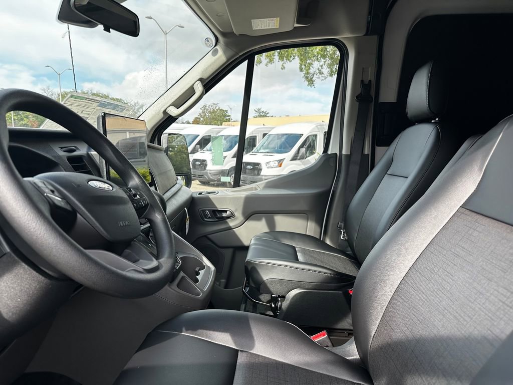 New 2026 Ford Transit 250 148 Medium Roof w/ Load Area Protection Package image 26