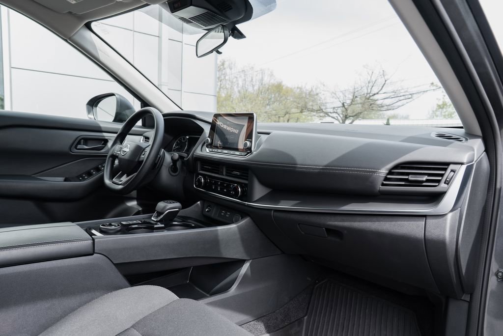 Certified 2025 Nissan Rogue S image 27