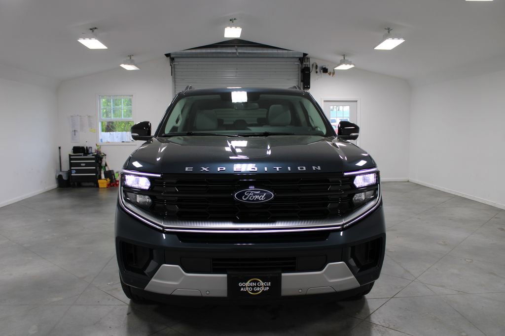 New 2026 Ford Expedition Max Platinum image 2