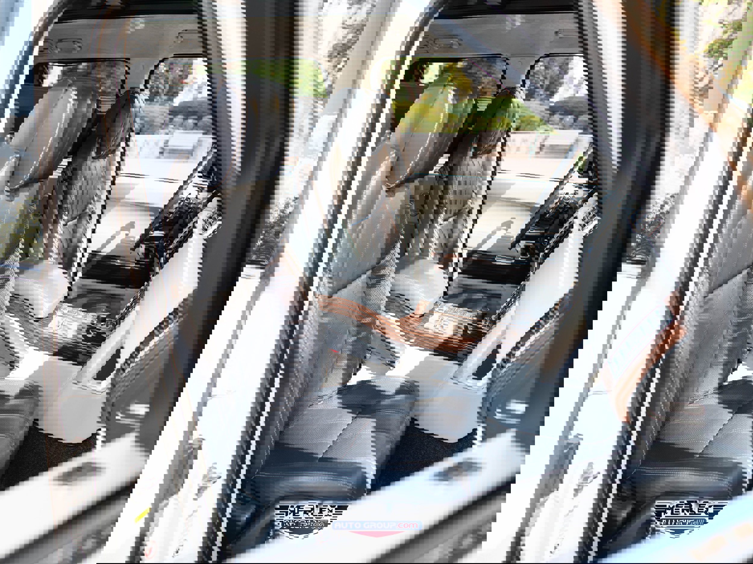 Used 2016 Land Rover Range Rover Holland & Holland image 17