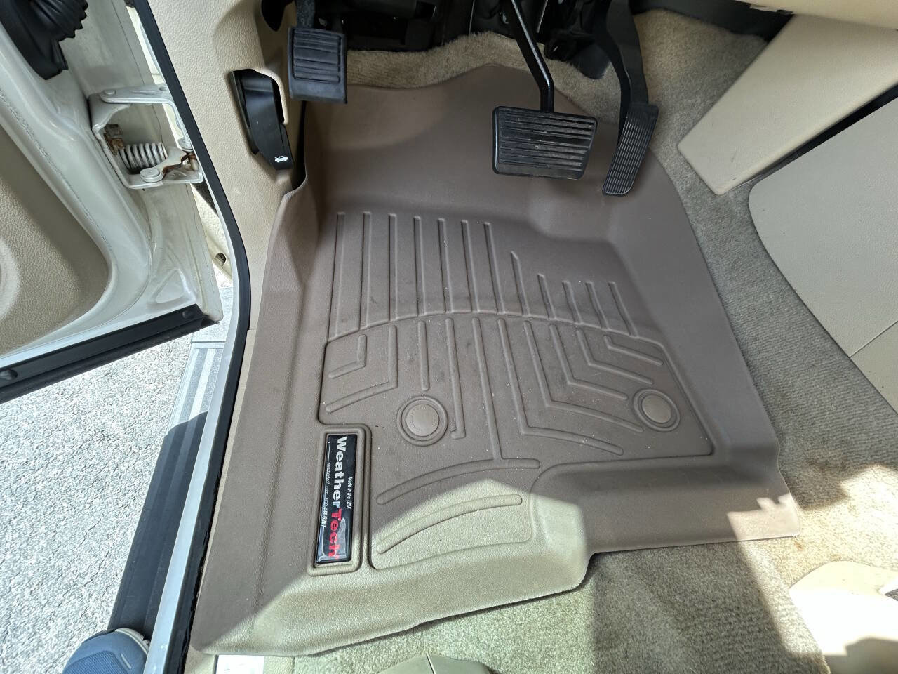 Used 2014 Chevrolet Suburban LTZ image 11