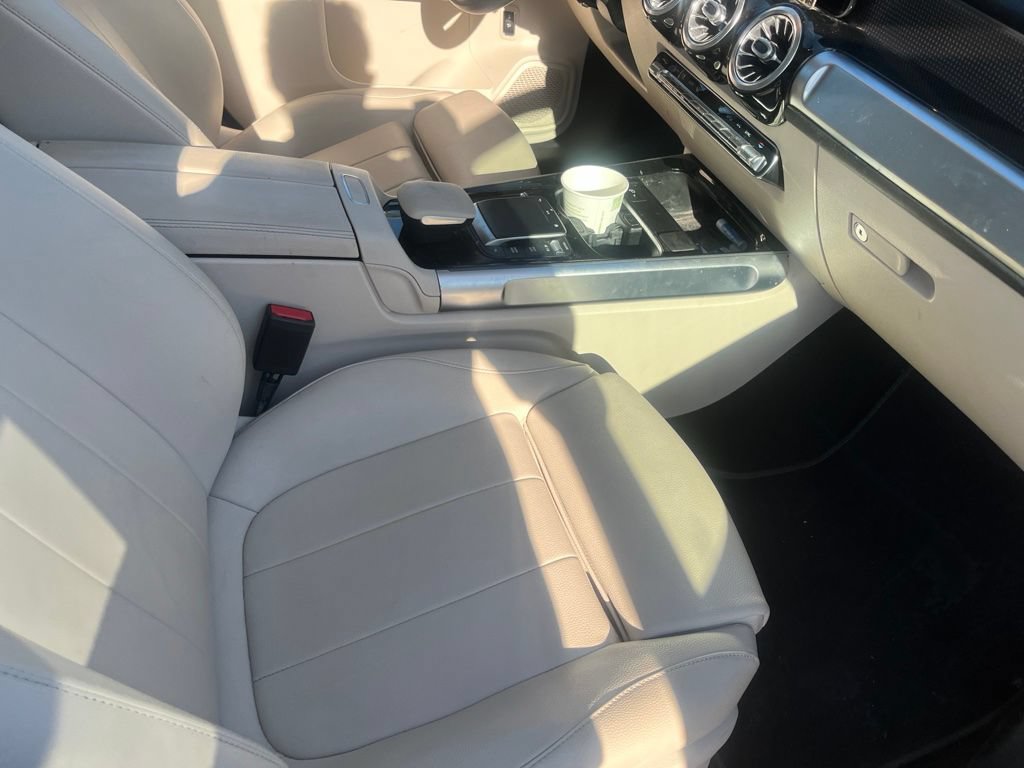 Used 2021 Mercedes-Benz GLB 250 4MATIC image 8