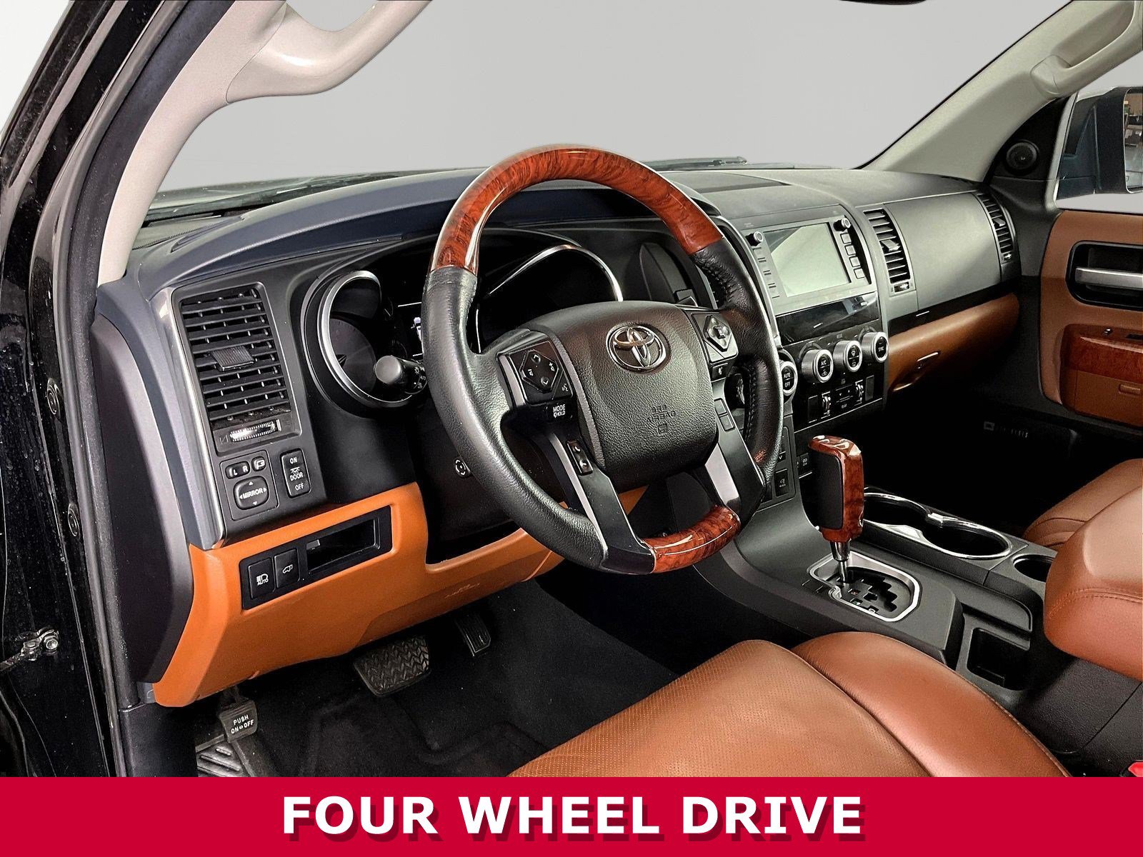 Used 2020 Toyota Sequoia Platinum w/ Preferred Accessory Package AWD/4WD image 15