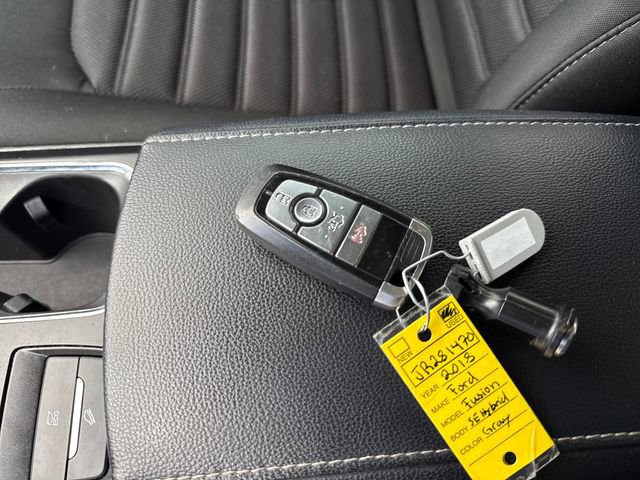 Used 2018 Ford Fusion SE FWD image 11