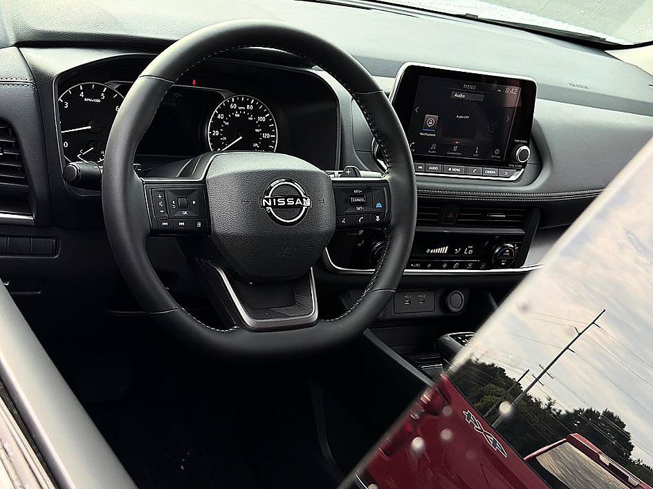 Used 2026 Nissan Rogue Dark Armor FWD image 8