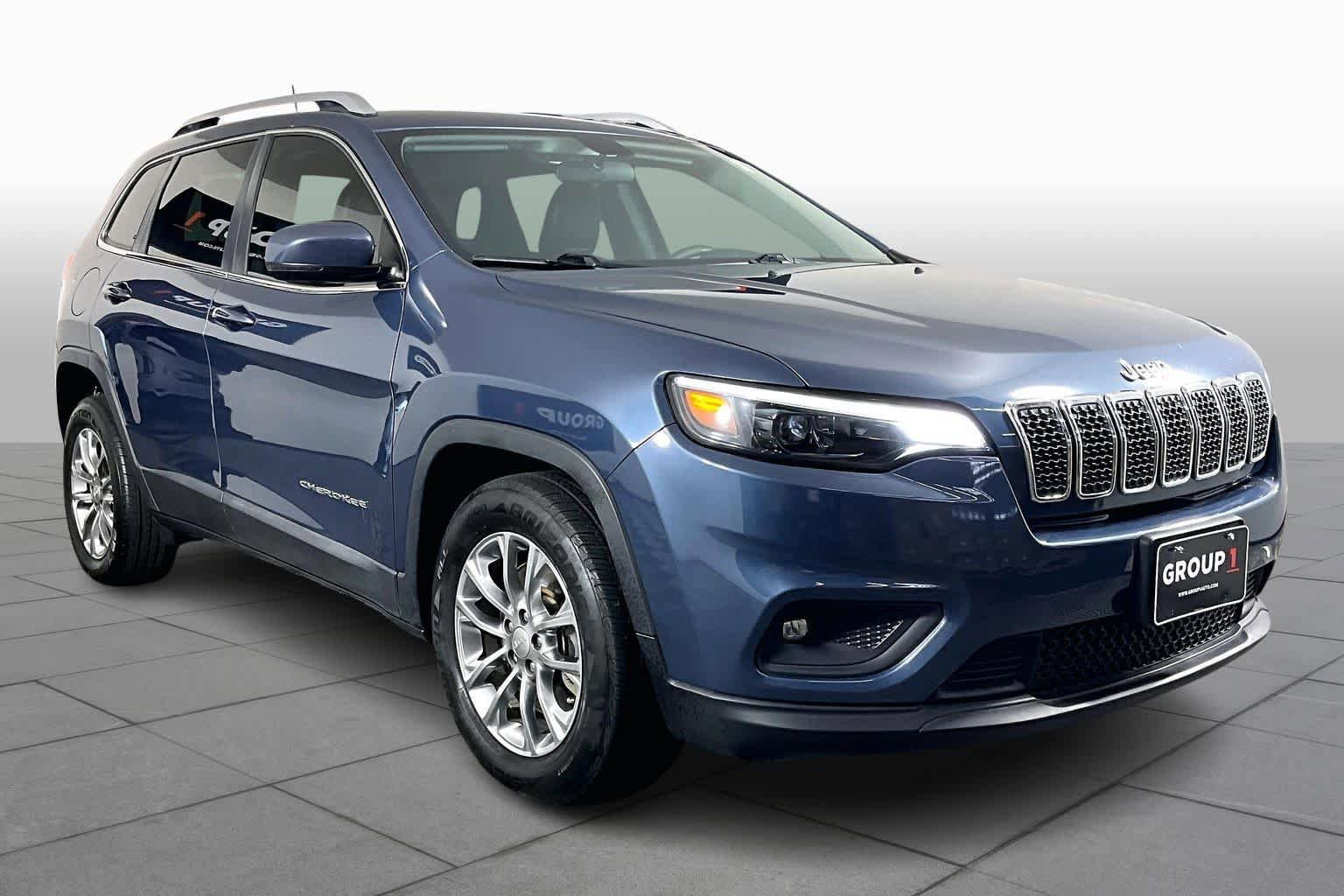 Used 2020 Jeep Cherokee Latitude Plus FWD image 3