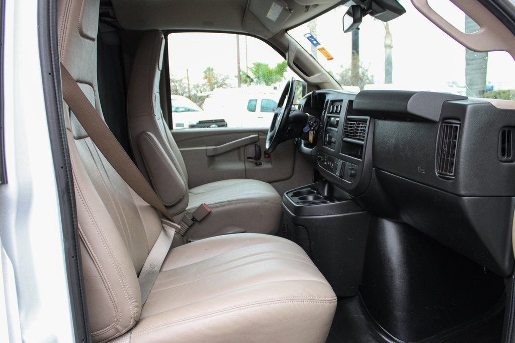 Used 2020 Chevrolet Express 3500 w/ Driver Convenience Package image 34