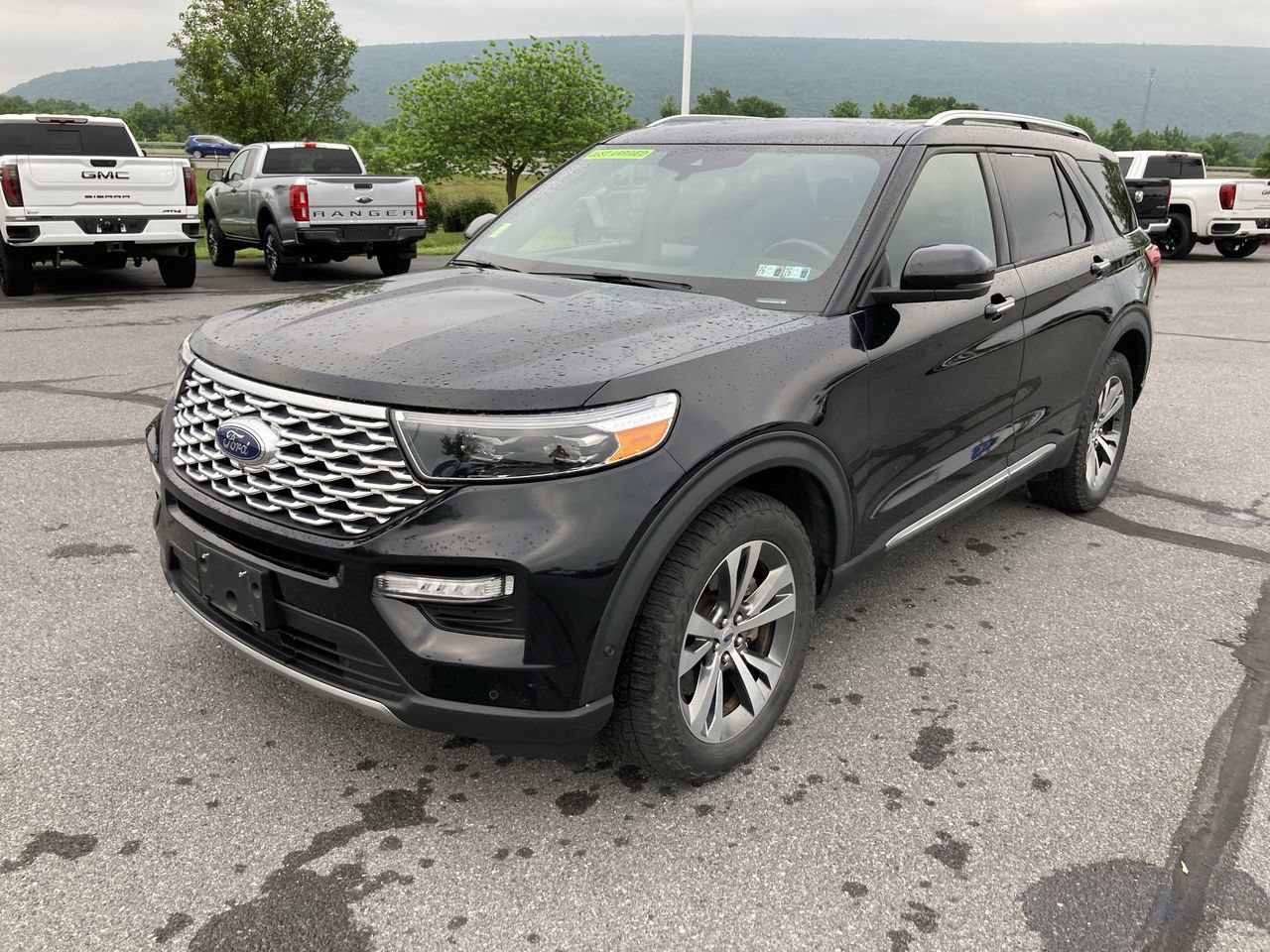 Used 2020 Ford Explorer Platinum w/ Premium Technology Package AWD/4WD image 3