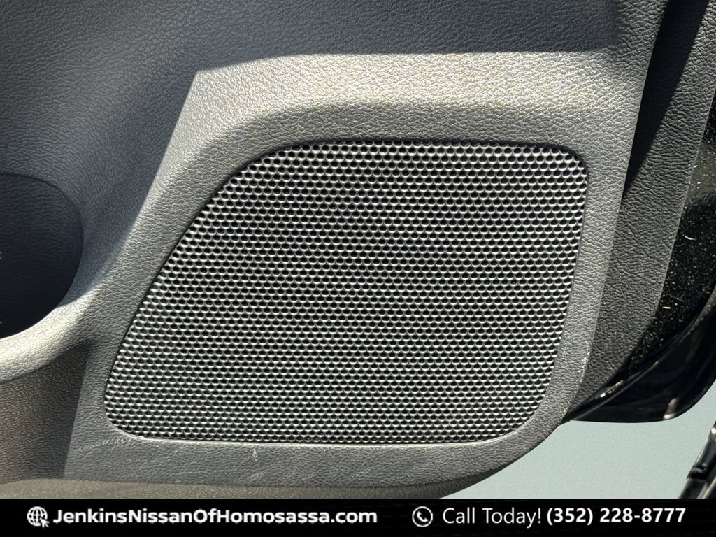 Certified 2024 Nissan Versa SR FWD image 31