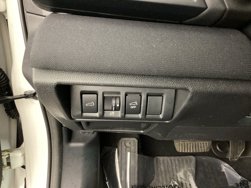 Used 2025 Subaru Outback Premium w/ Popular Package #1A AWD/4WD image 24
