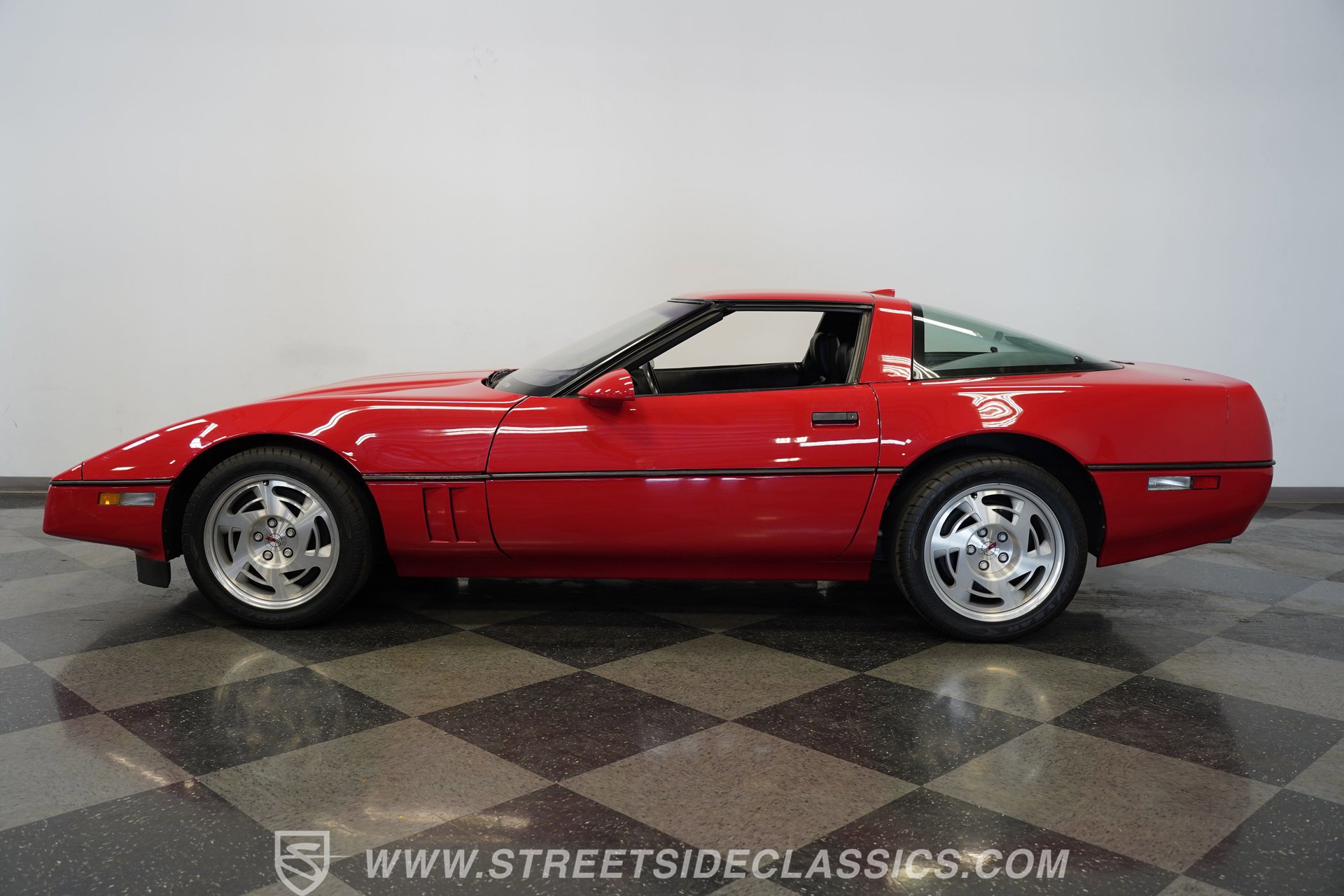 Used 1990 Chevrolet Corvette ZR-1 RWD image 8