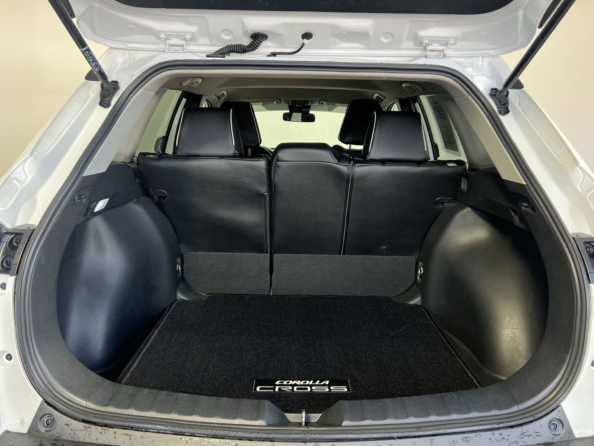 Used 2022 Toyota Corolla Cross LE FWD image 34