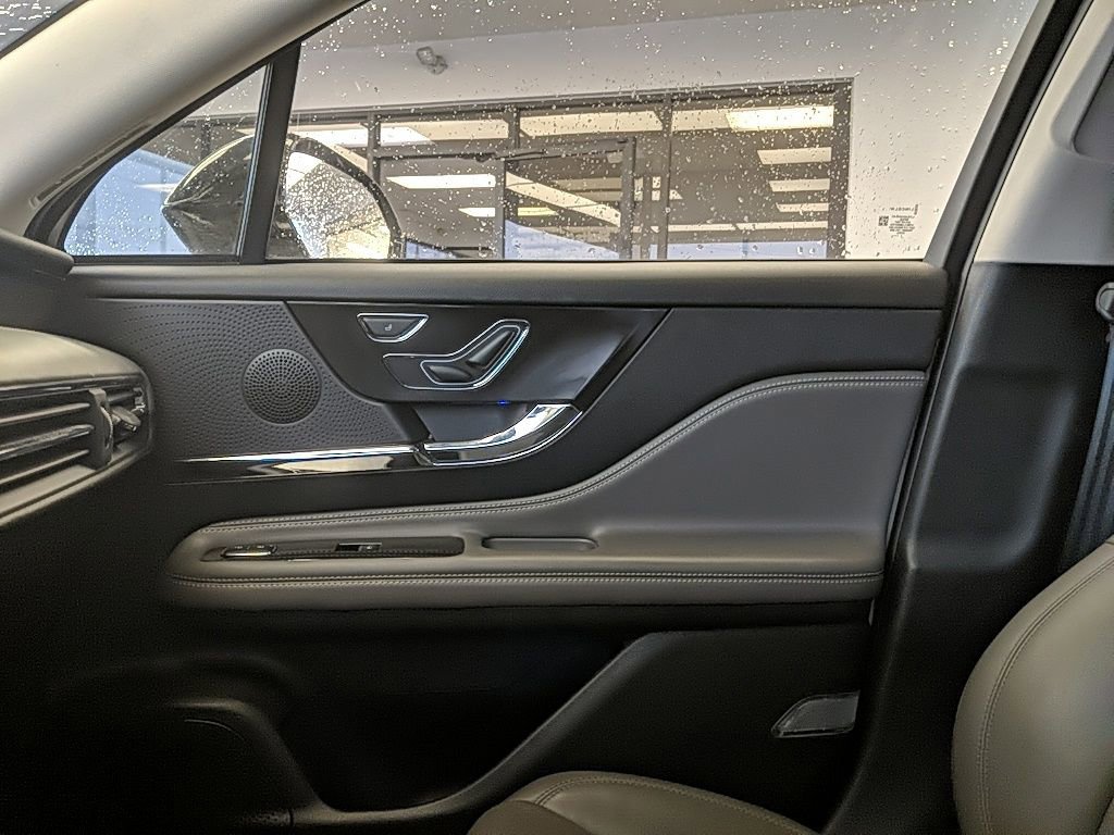 Certified 2023 Lincoln Corsair Reserve image 19