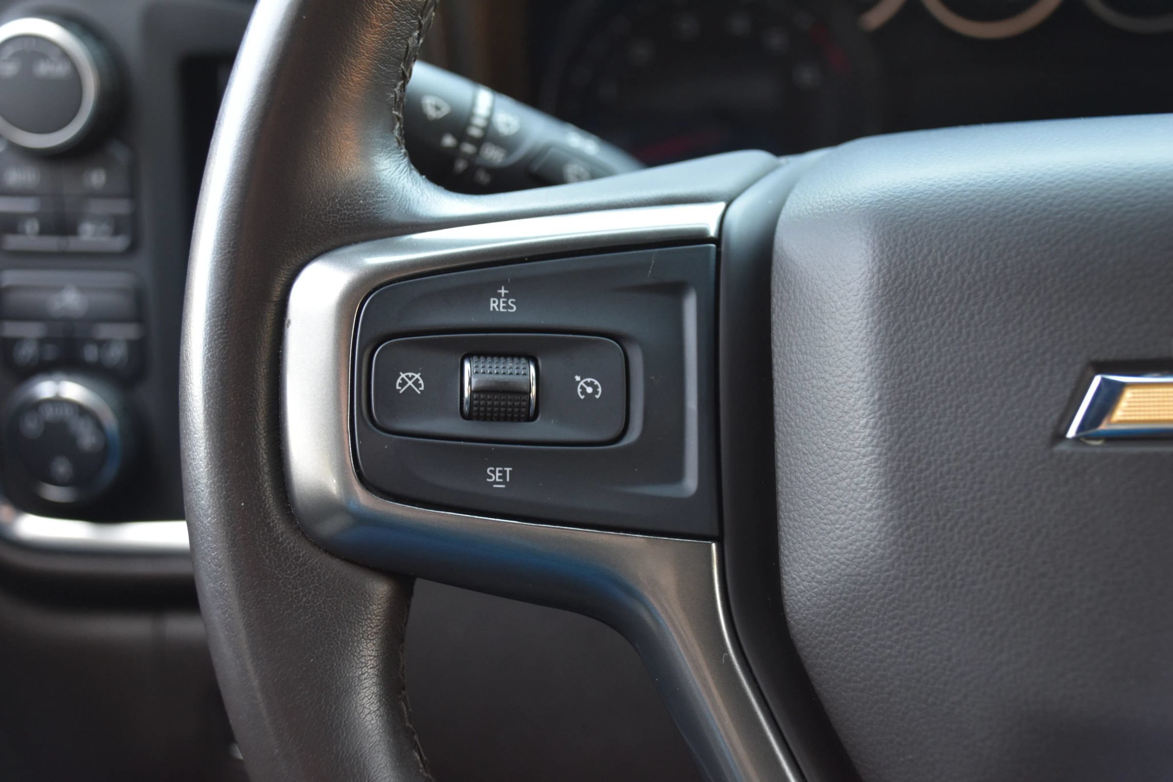 Used 2022 Chevrolet Silverado 1500 LT w/ LPO, Dark Essentials Package AWD/4WD image 31
