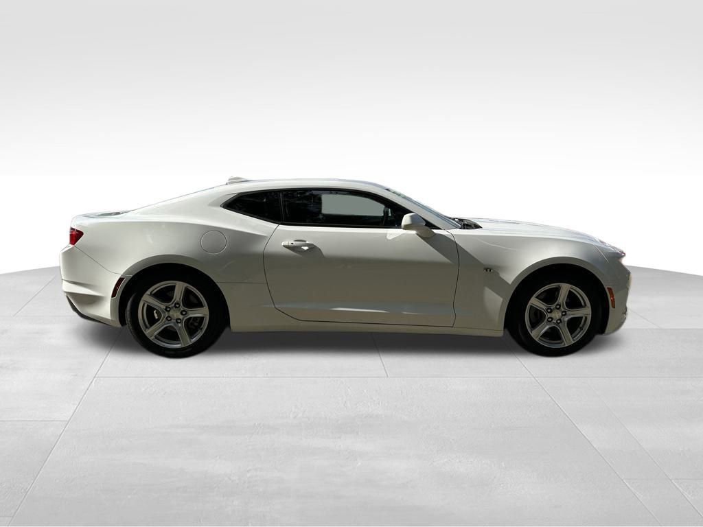Used 2024 Chevrolet Camaro LT RWD image 7