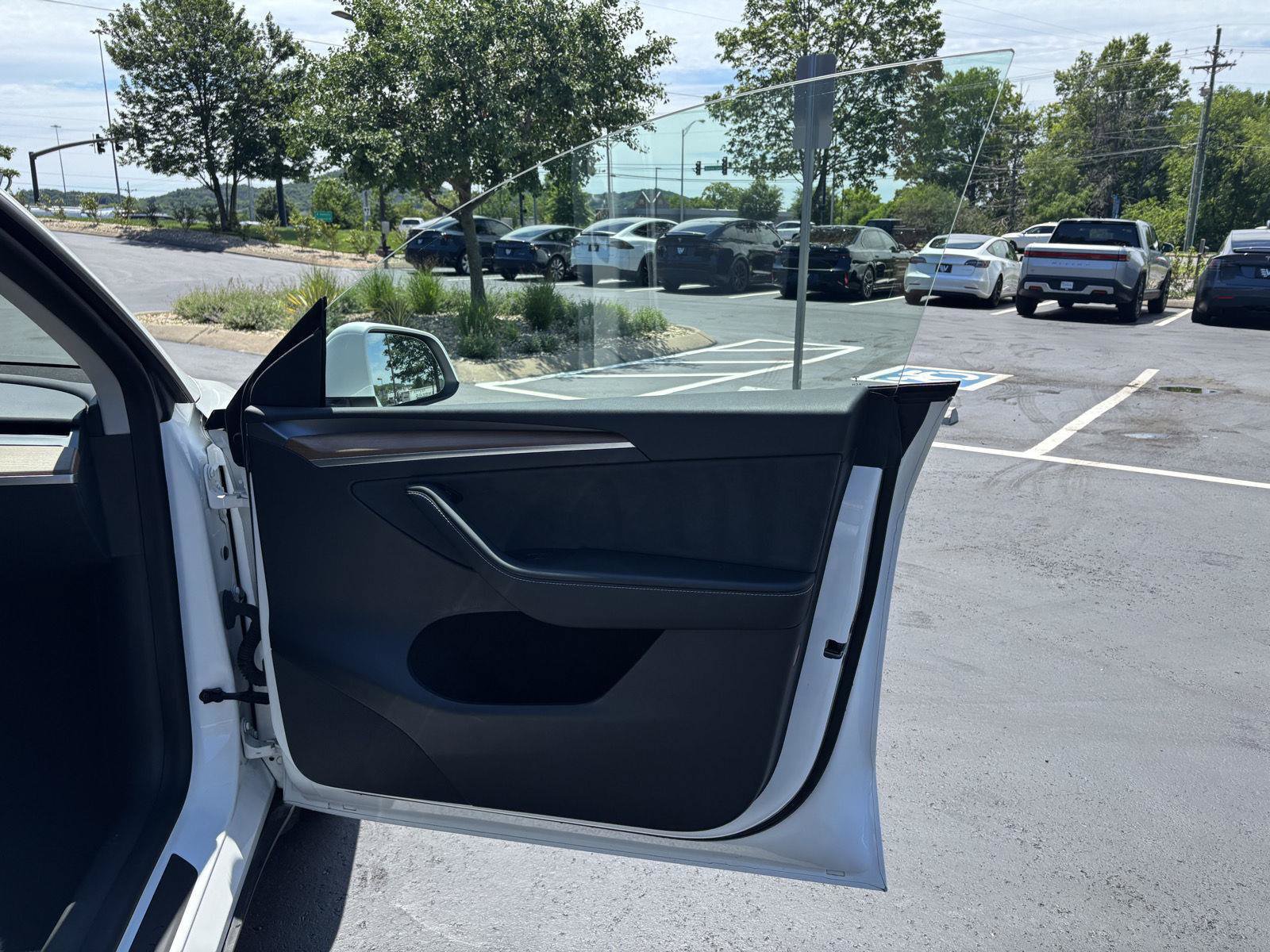 Used 2023 Tesla Model Y Long Range AWD/4WD image 15