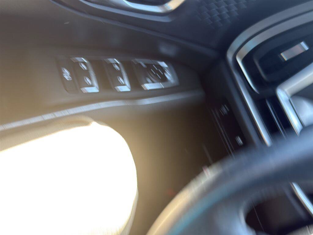 Used 2024 Kia Sorento S FWD image 19