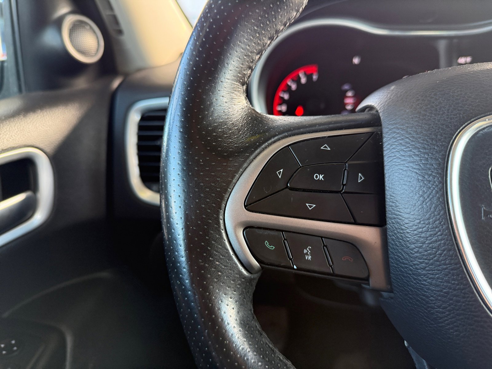 Used 2019 Dodge Durango SXT w/ 3rd Row Seating Group image 19