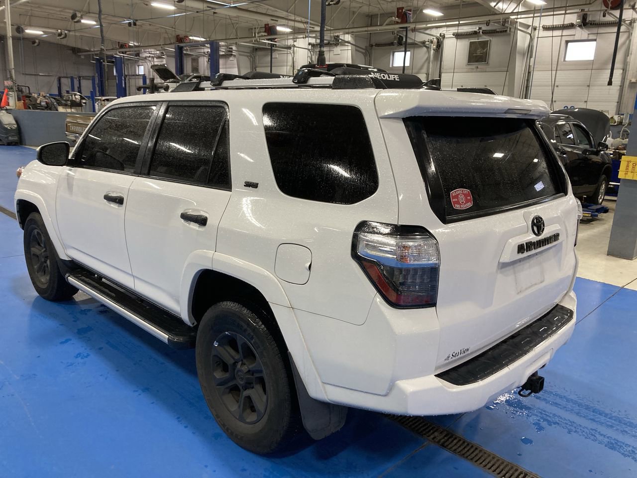Used 2021 Toyota 4Runner SR5 AWD/4WD image 5