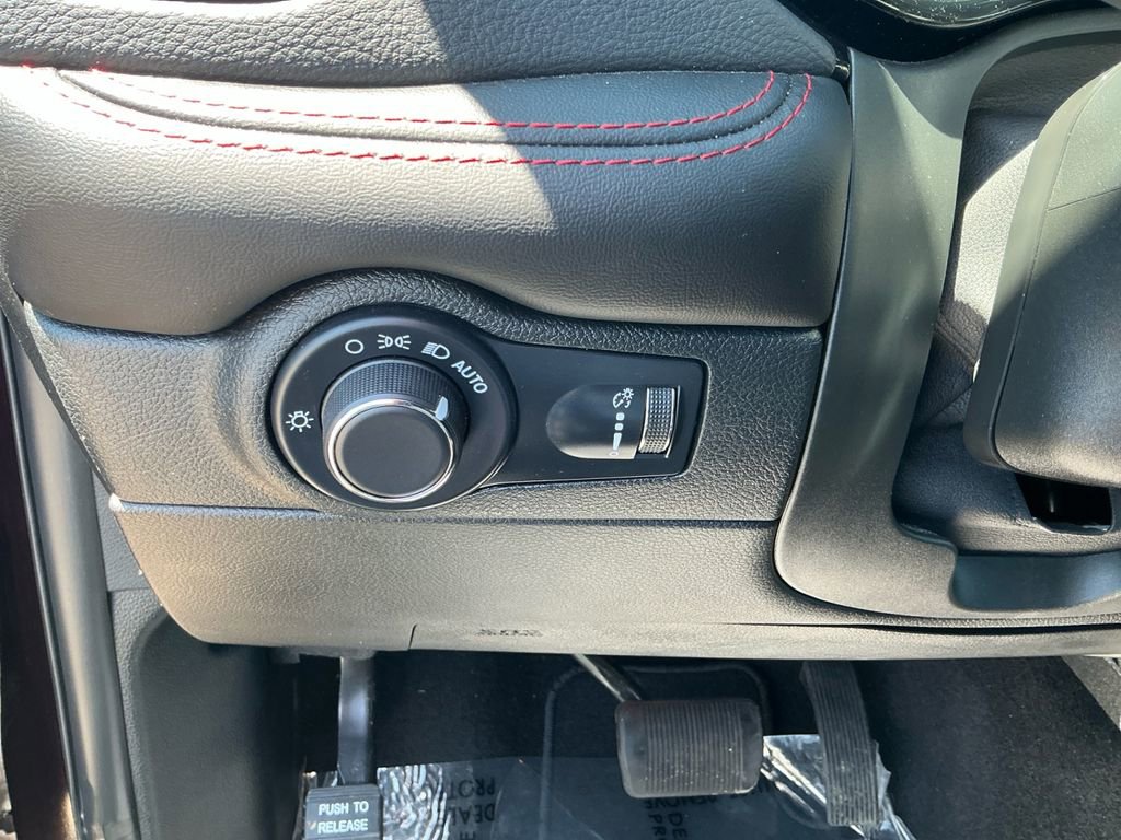 Used 2025 Dodge Durango GT AWD/4WD image 19