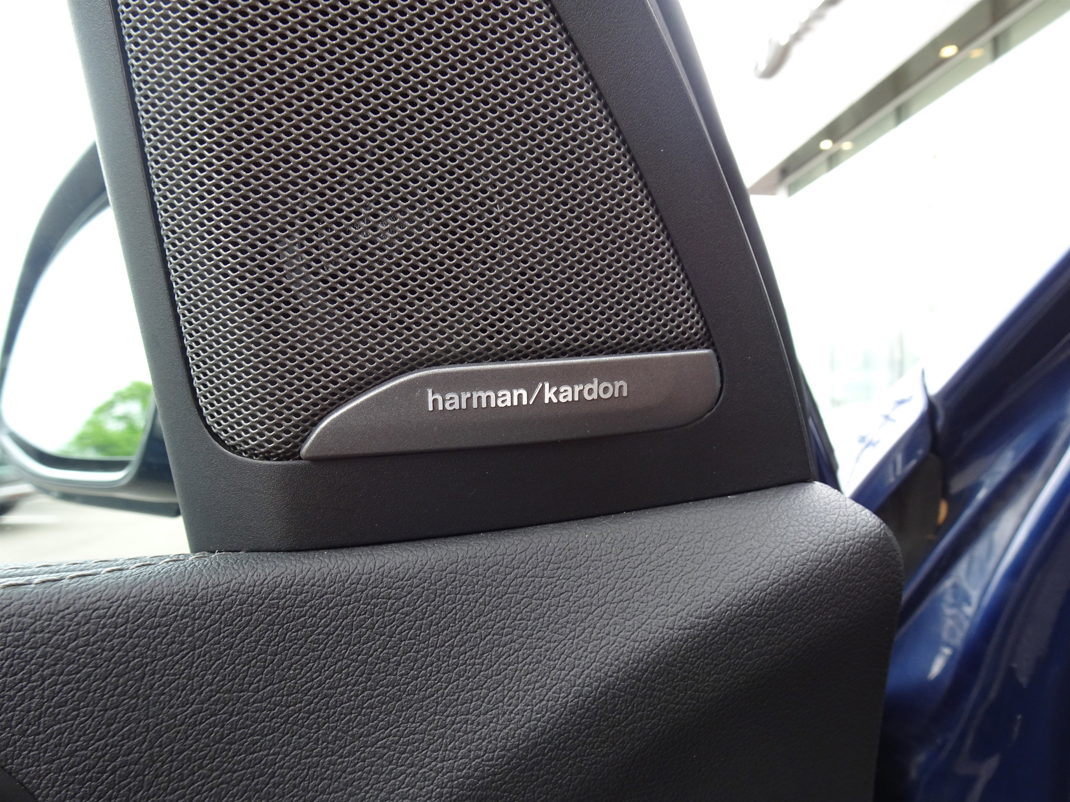 Used 2022 BMW X7 xDrive40i w/ Premium Package image 9