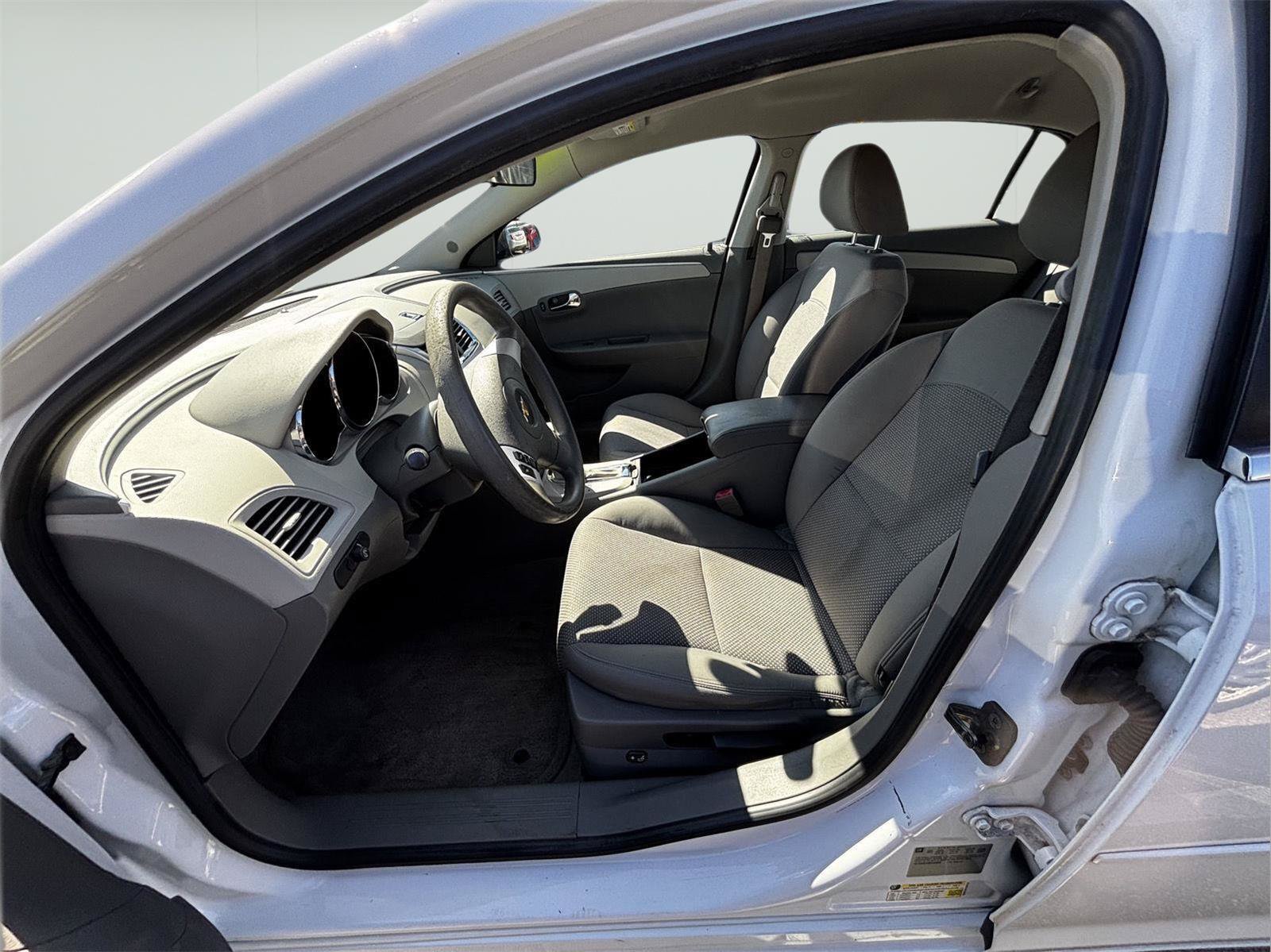 Used 2011 Chevrolet Malibu LS FWD image 13