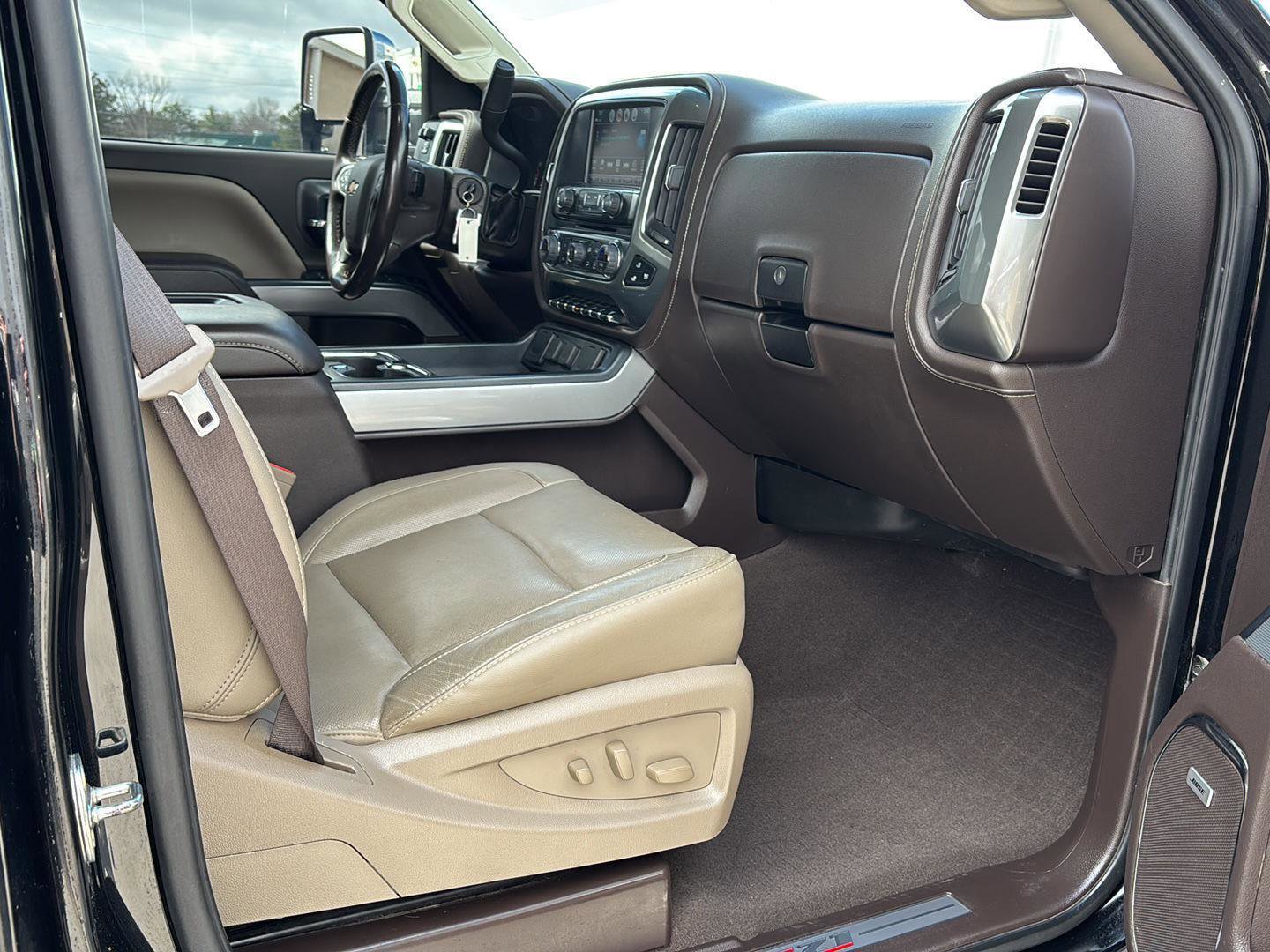 Used 2019 Chevrolet Silverado 3500 LTZ w/ Duramax Plus Package image 26