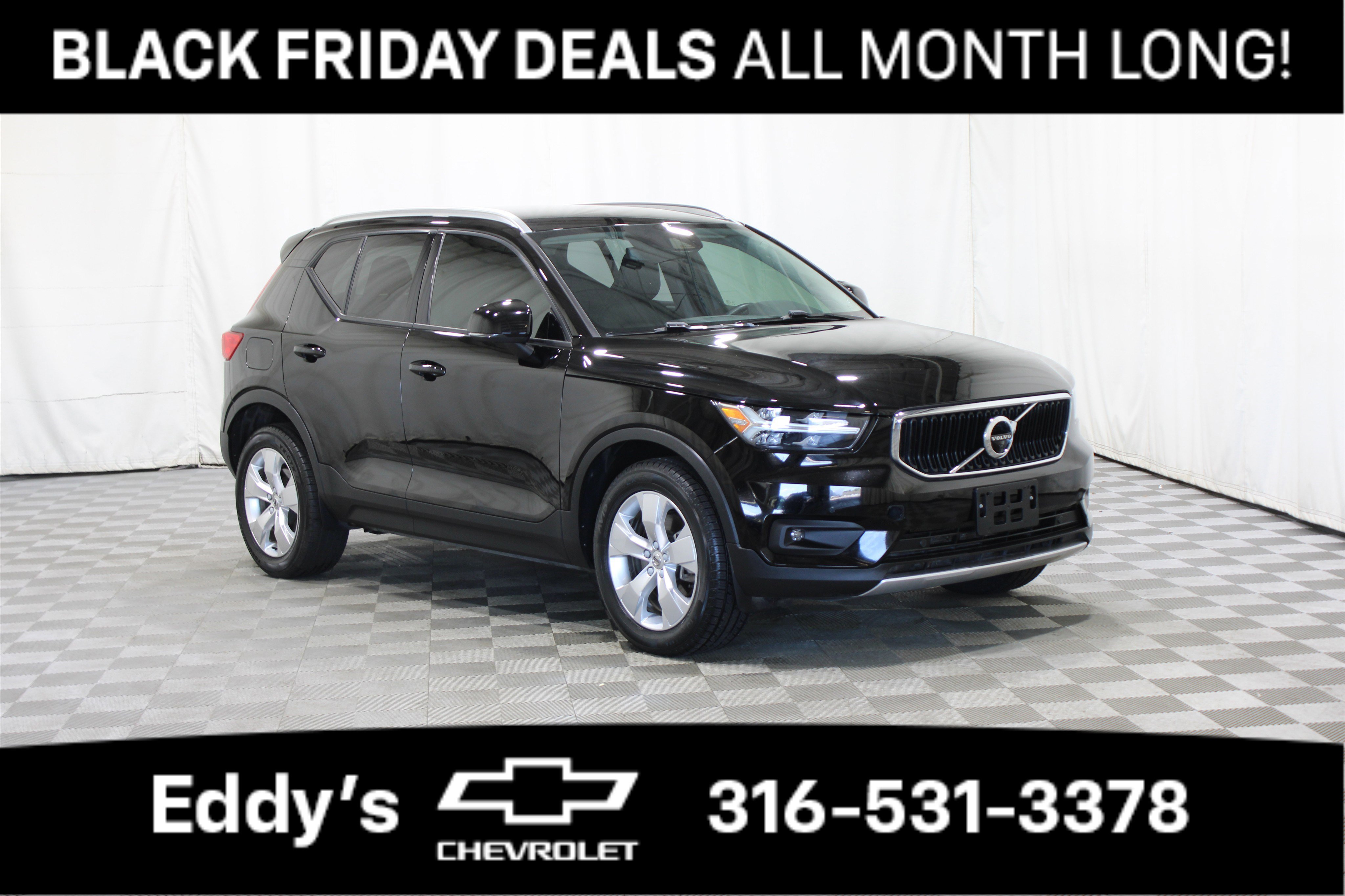 Used 2022 Volvo XC40 T4 Momentum