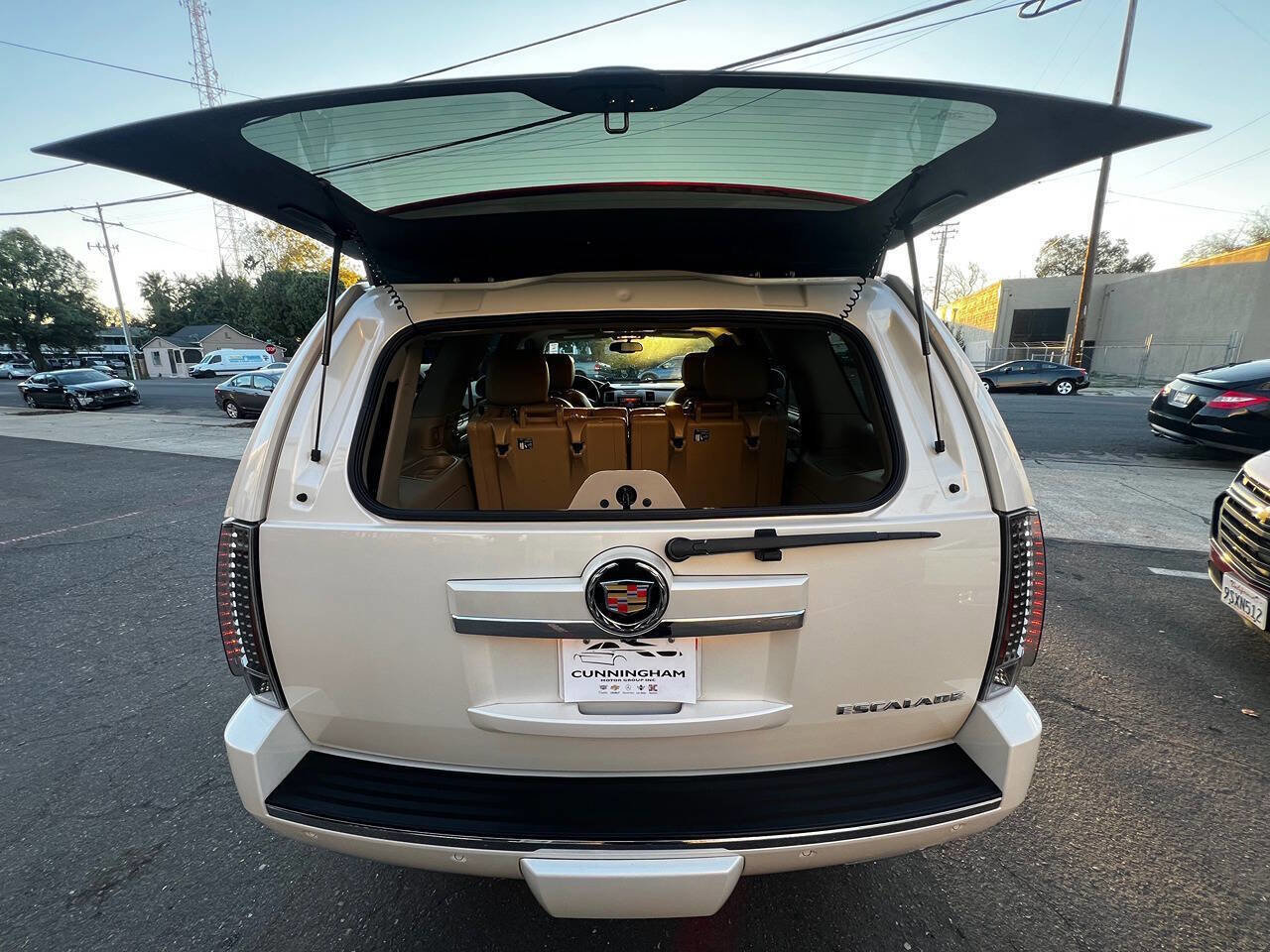 Used 2014 Cadillac Escalade Premium image 8