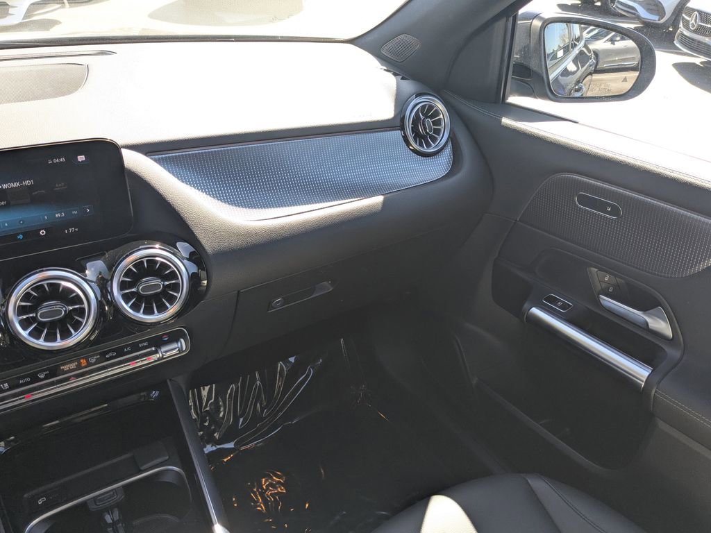 Certified 2022 Mercedes-Benz GLA 250 w/ Premium Package Lite image 4