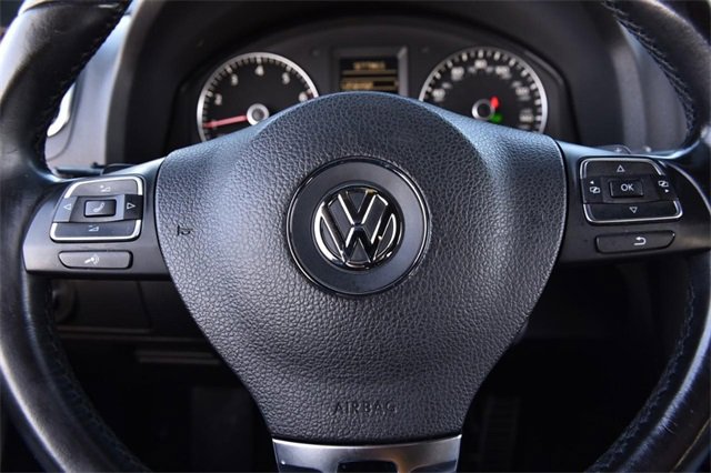 Used 2014 Volkswagen Eos w/ Sport Package image 16