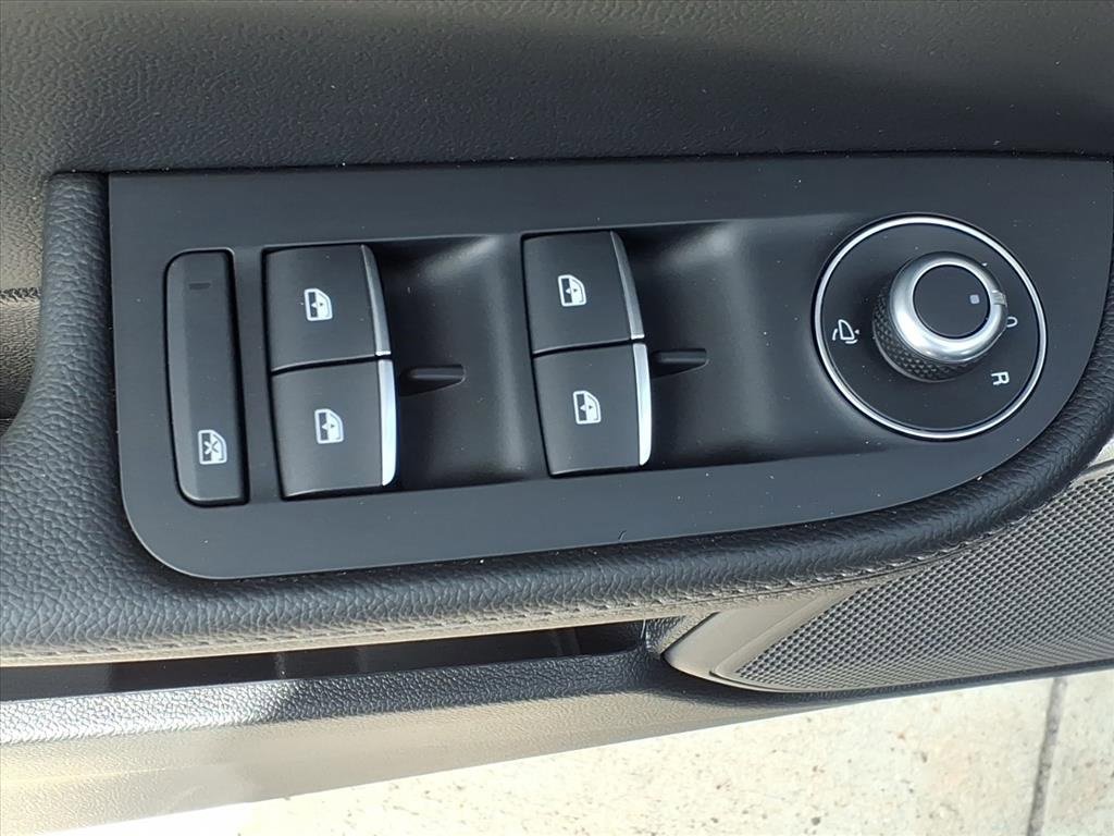 New 2025 Alfa Romeo Giulia AWD image 15