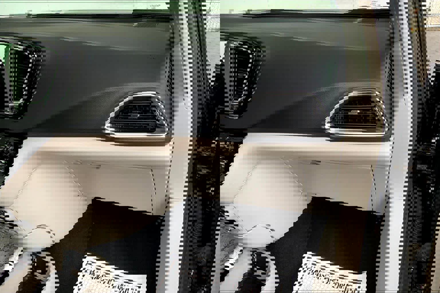 Used 2023 Chrysler Pacifica Touring-L FWD image 18